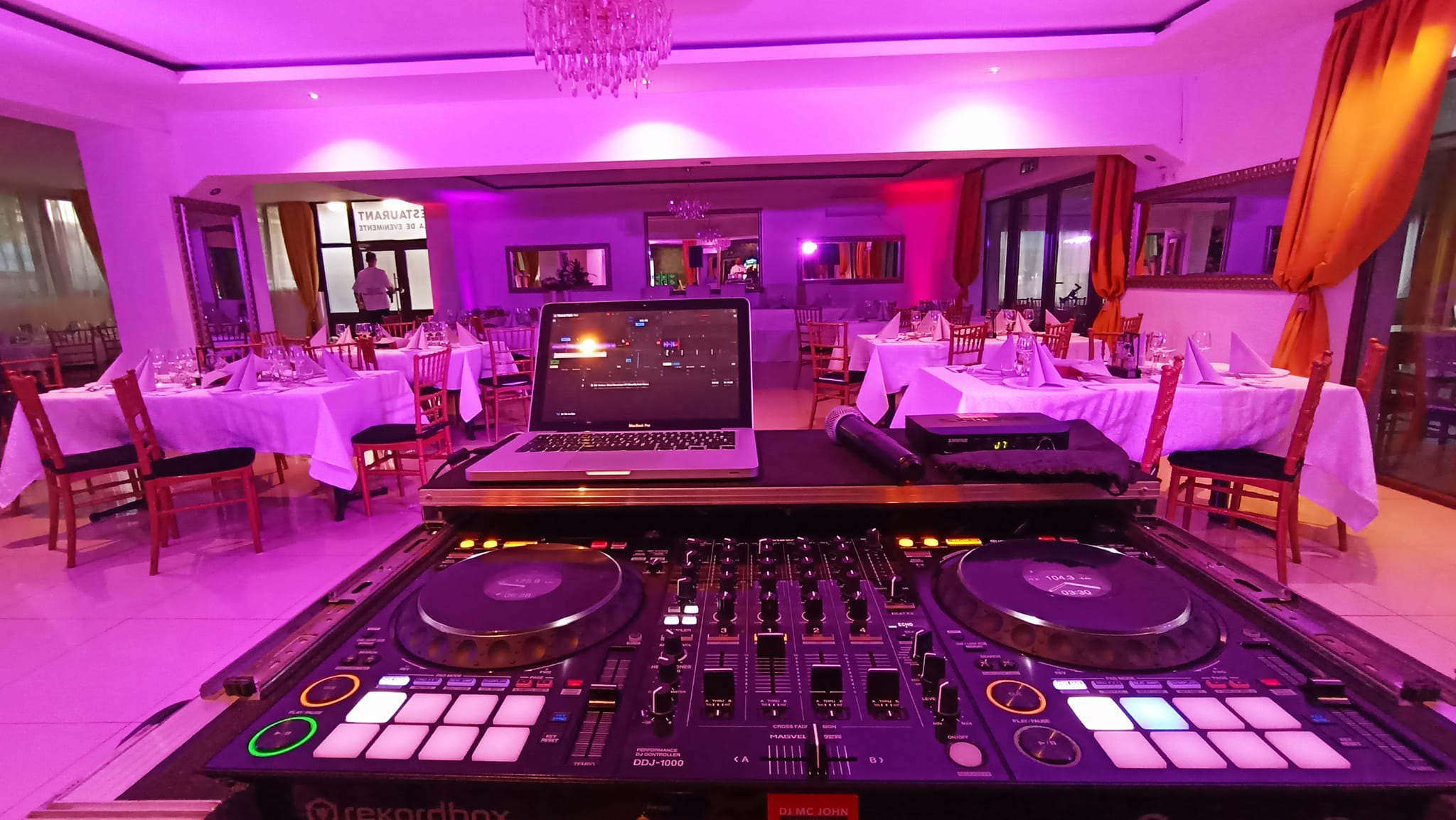 DJ MC John la un eveniment live